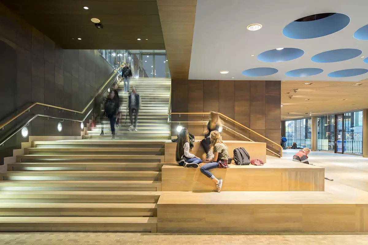 Artikel OV Terminal Breda interieur passage tunnel